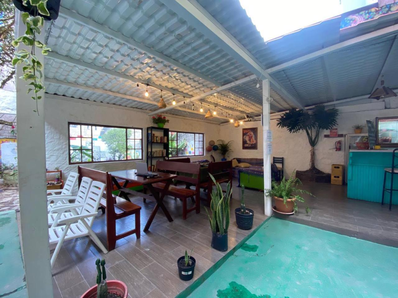 Garden House Hostal 巴尼奥斯 外观 照片