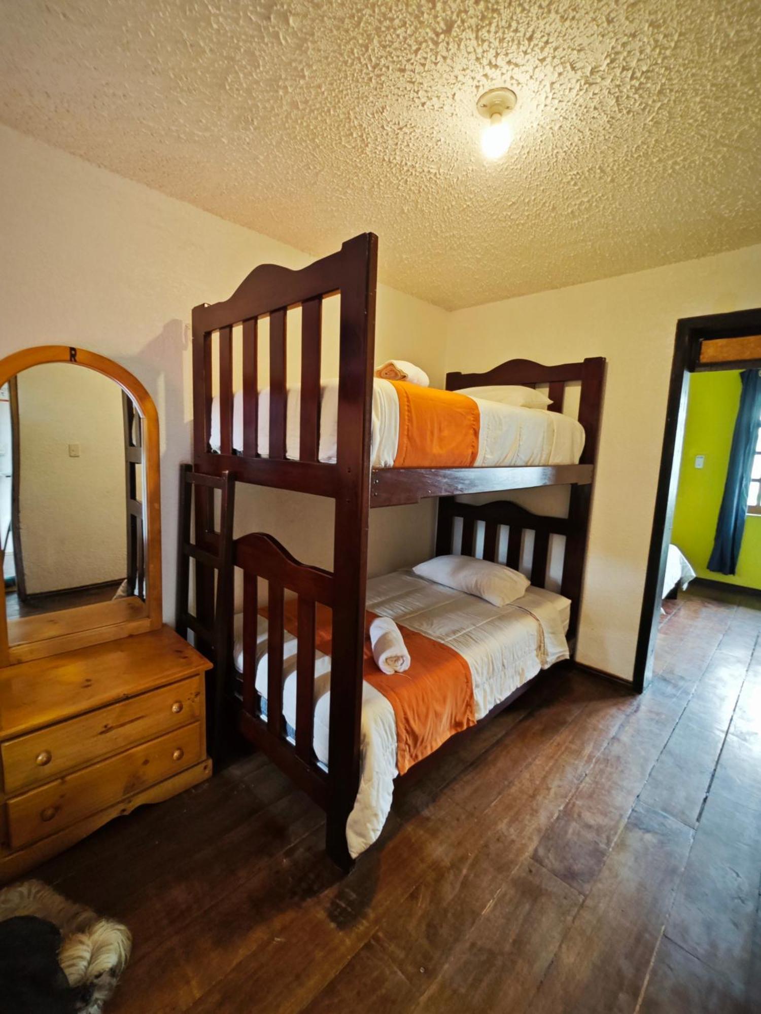 Garden House Hostal 巴尼奥斯 外观 照片