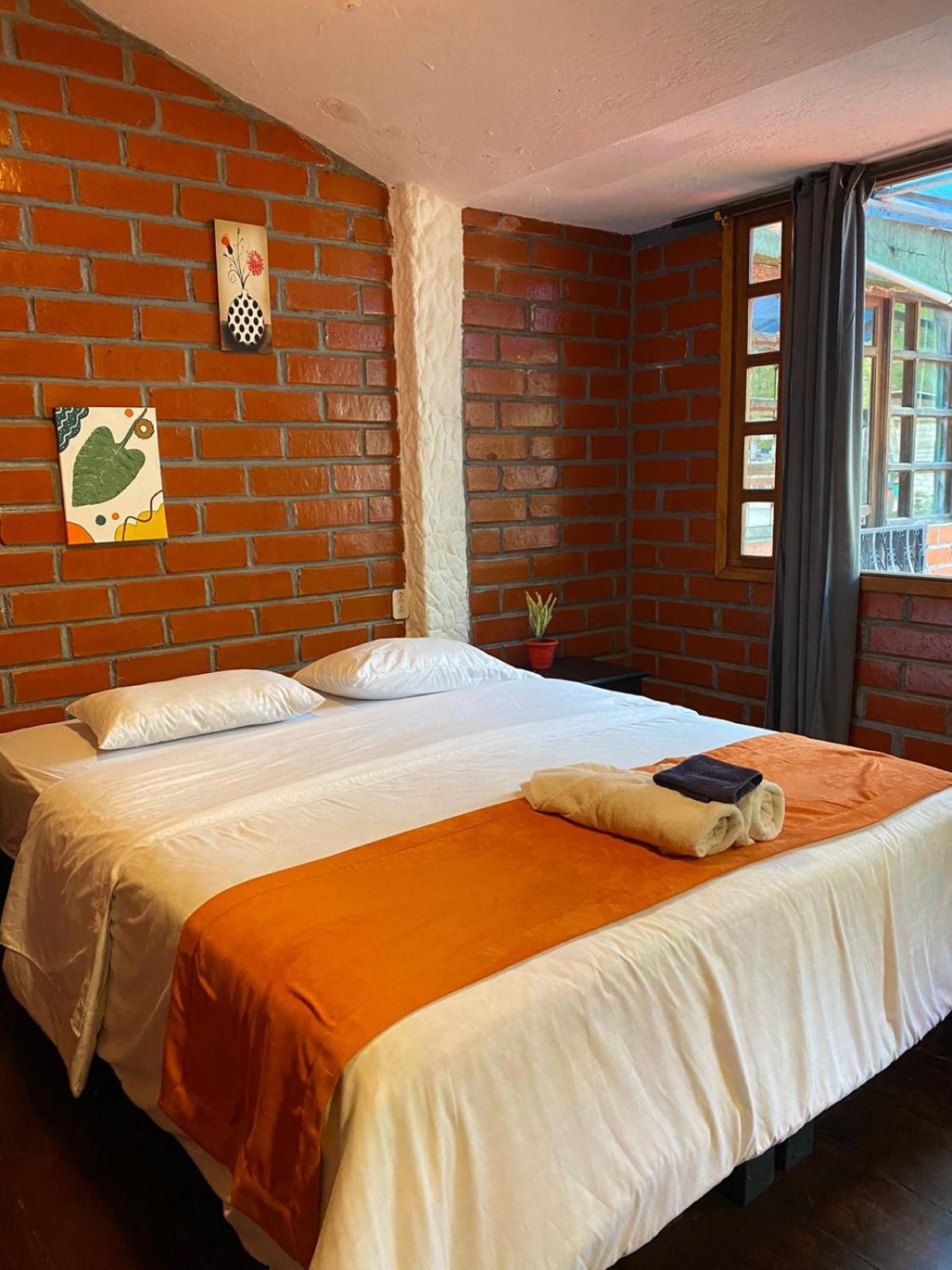 Garden House Hostal 巴尼奥斯 外观 照片