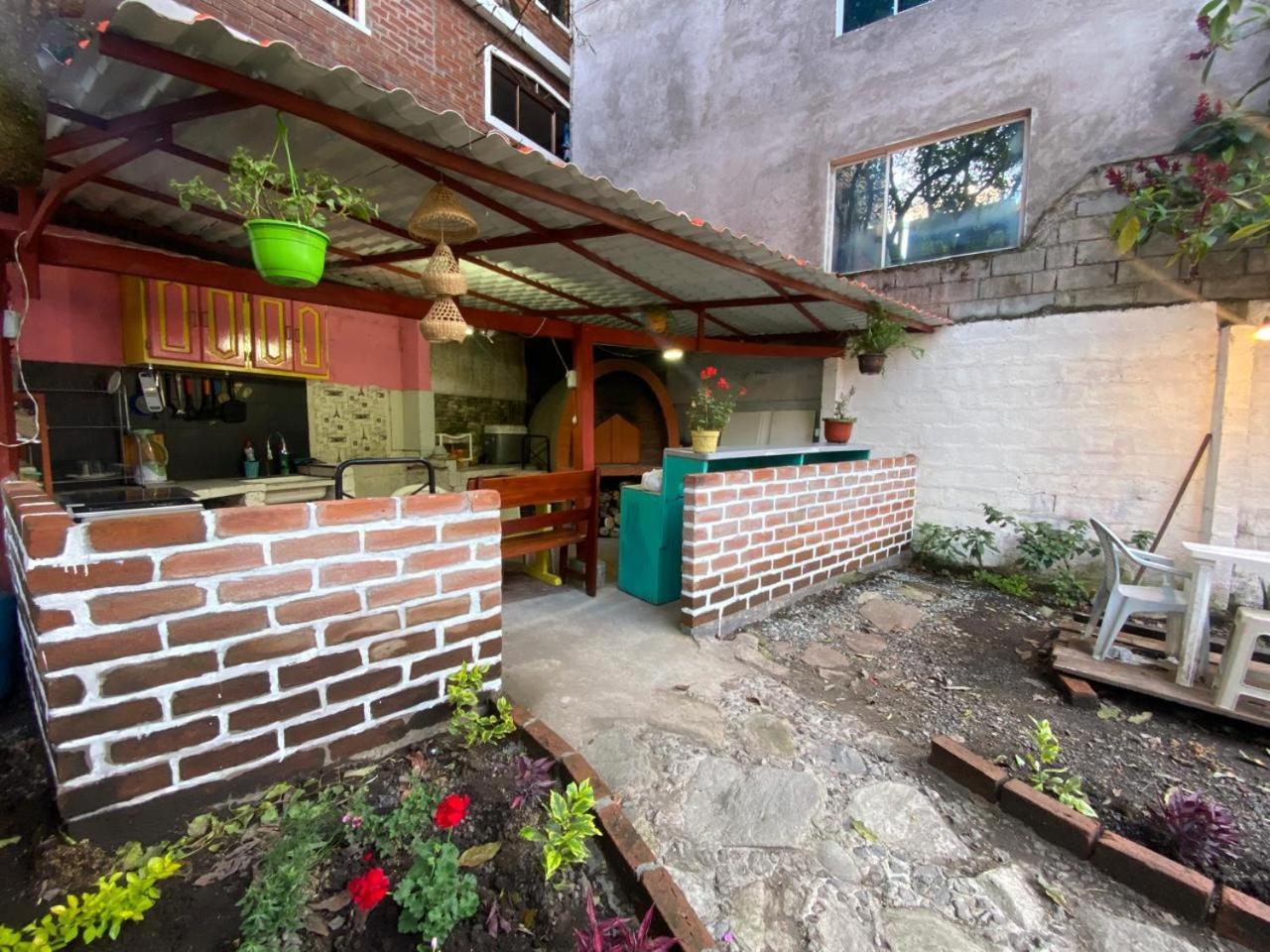 Garden House Hostal 巴尼奥斯 外观 照片