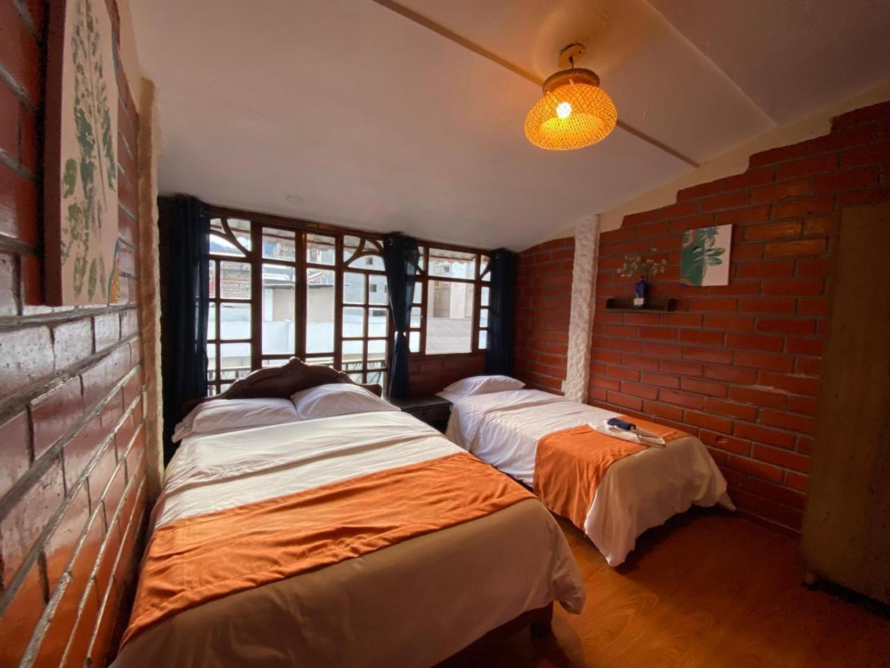 Garden House Hostal 巴尼奥斯 外观 照片