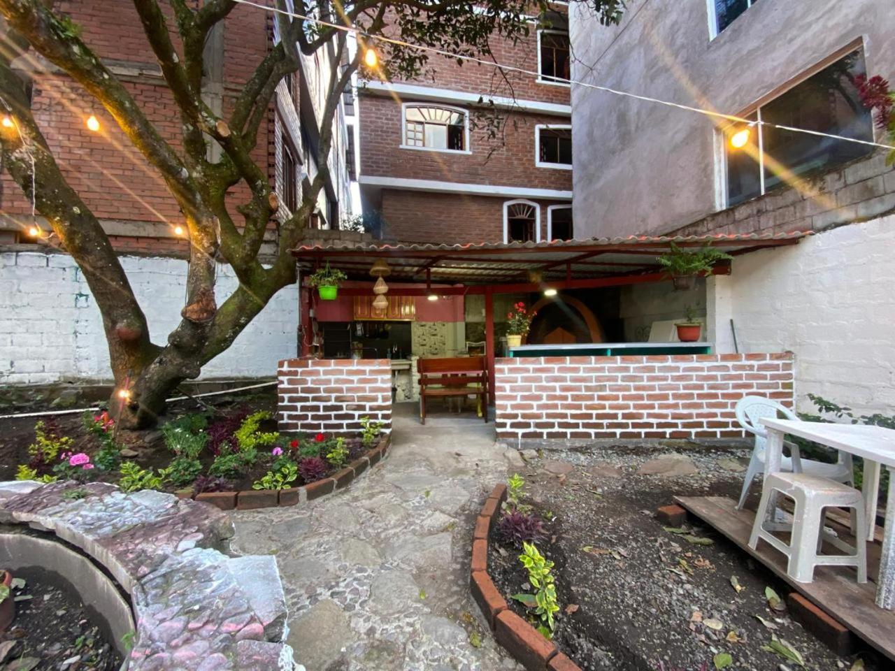 Garden House Hostal 巴尼奥斯 外观 照片