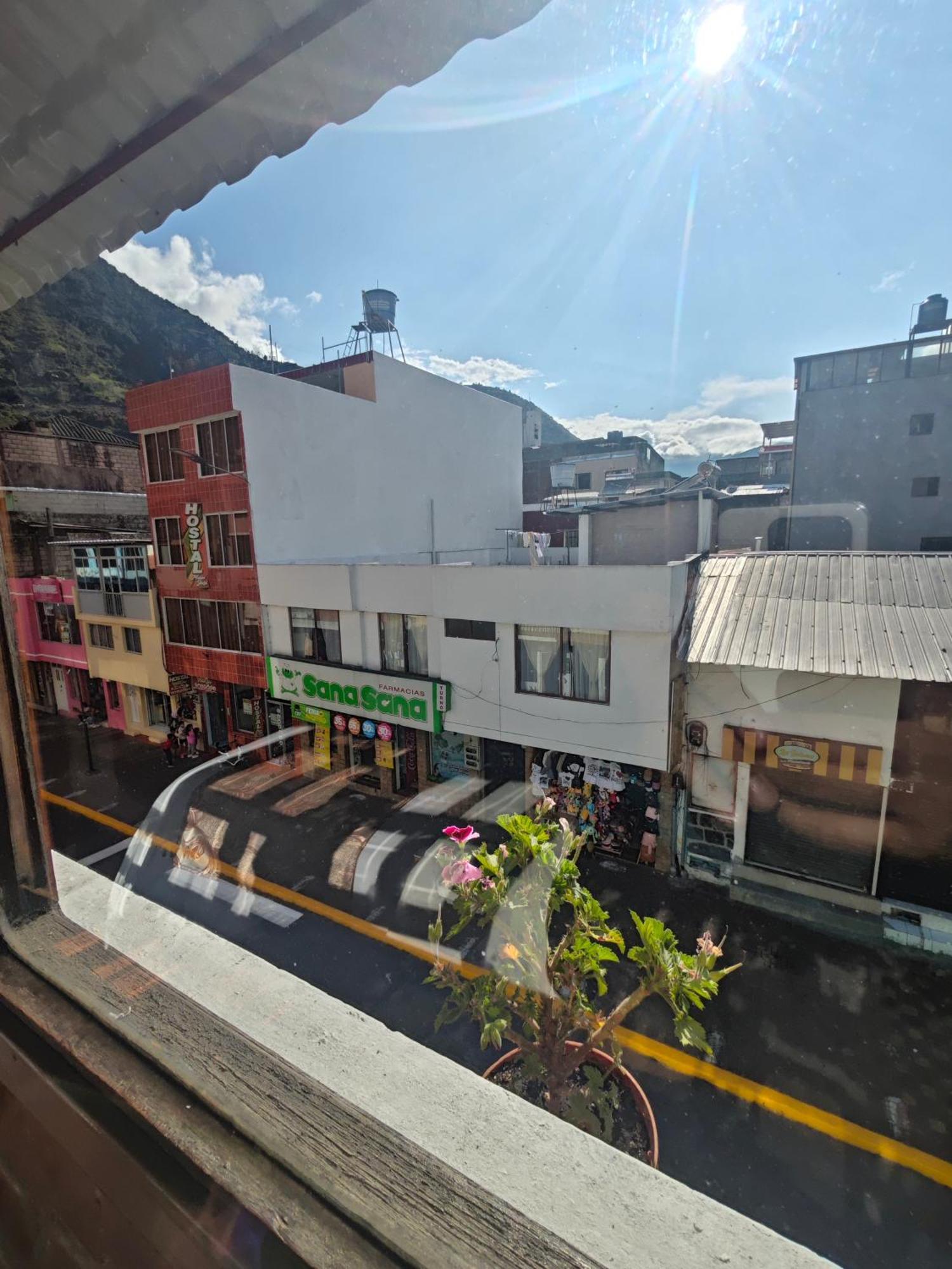 Garden House Hostal 巴尼奥斯 外观 照片