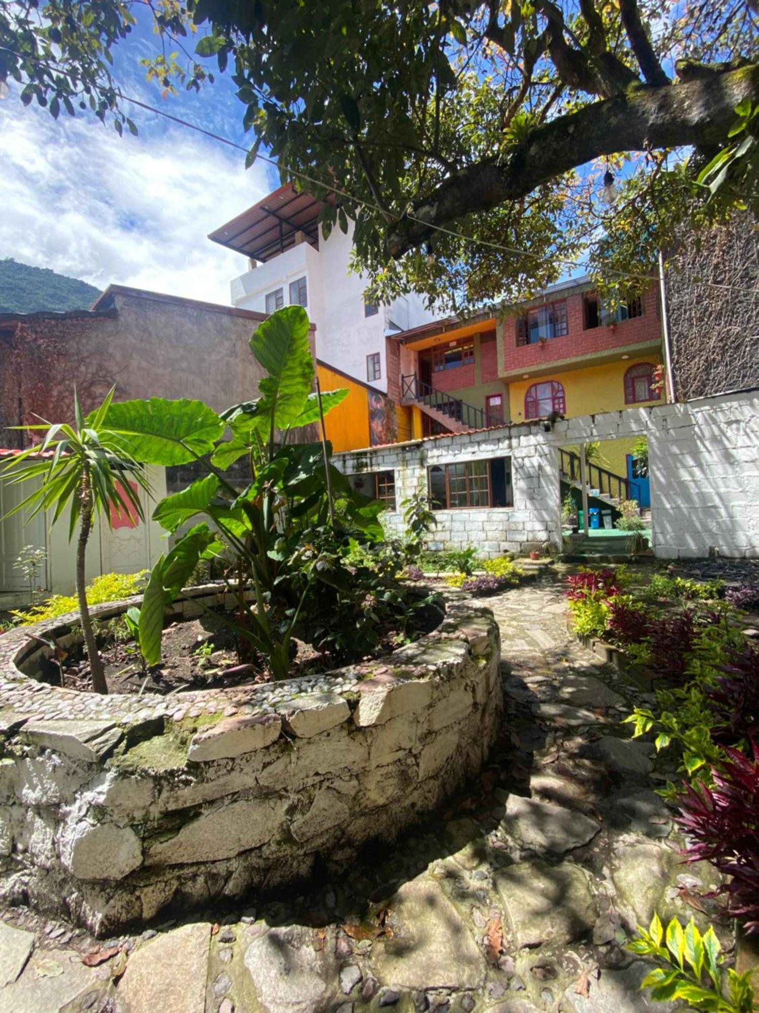Garden House Hostal 巴尼奥斯 外观 照片